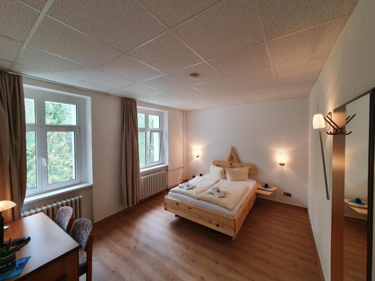 Waldhotel Am See Berlin-Schmoeckwitz Hotel 3*