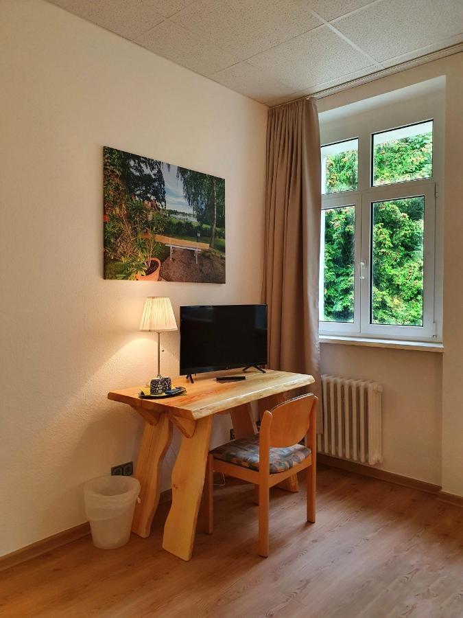 Hotel Waldhotel Am See Berlin-Schmoeckwitz 3*