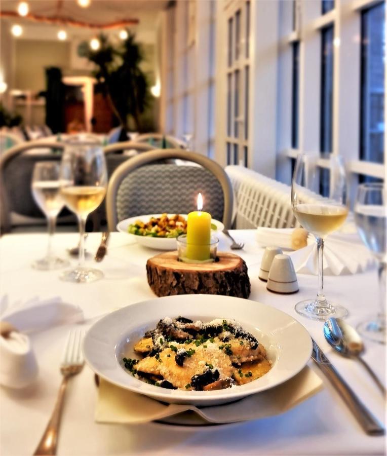 Hotel Waldhotel Am See Berlin-Schmoeckwitz 3*