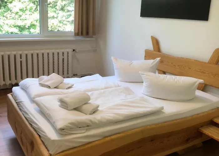 Waldhotel Am See Berlin-Schmoeckwitz