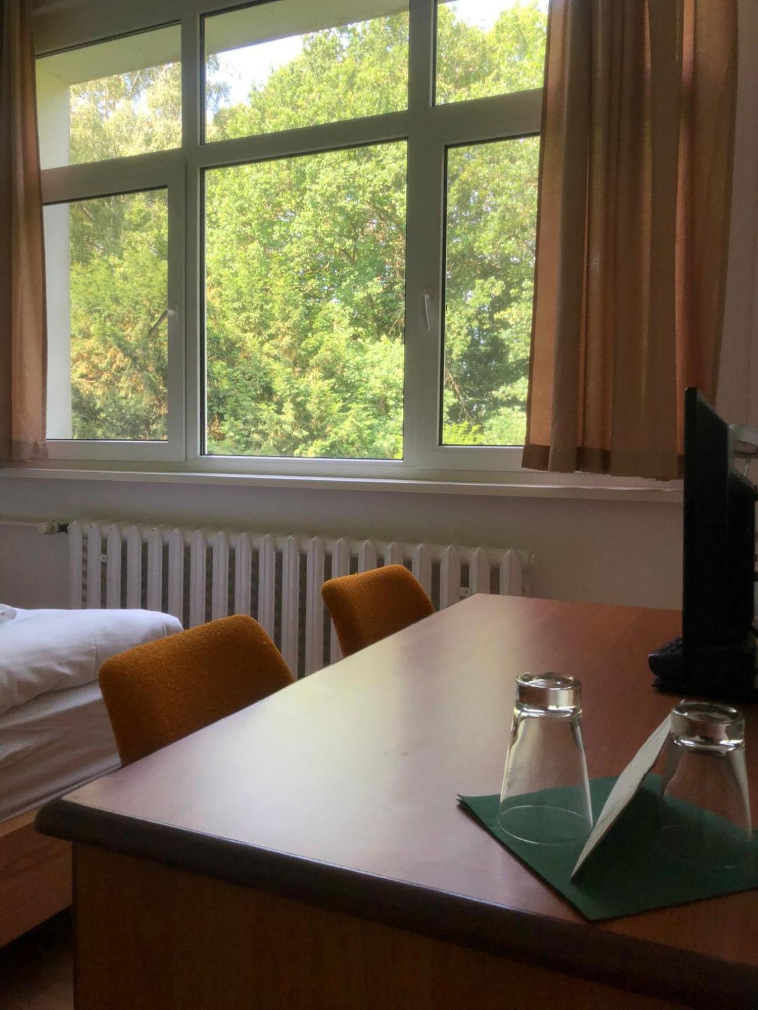 Waldhotel Am Berlin-schmoeckwitz 3*